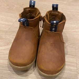 Boys size 5 Cat & Jack boots